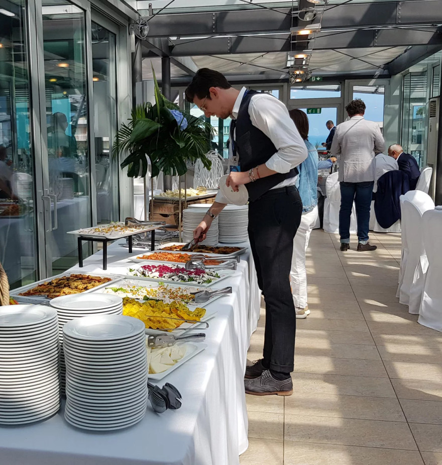 media.Slide_Lunch_2Catering_Banqueting